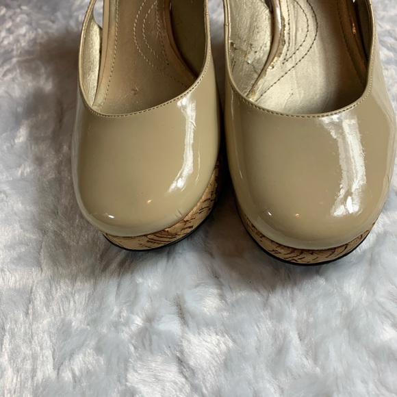 Tahari “Casey” Slingback Shoe - Picture 3 of 10